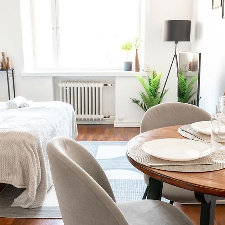 2Ndhomes Cozy Helsinki Center Studio With Park View Exterior foto